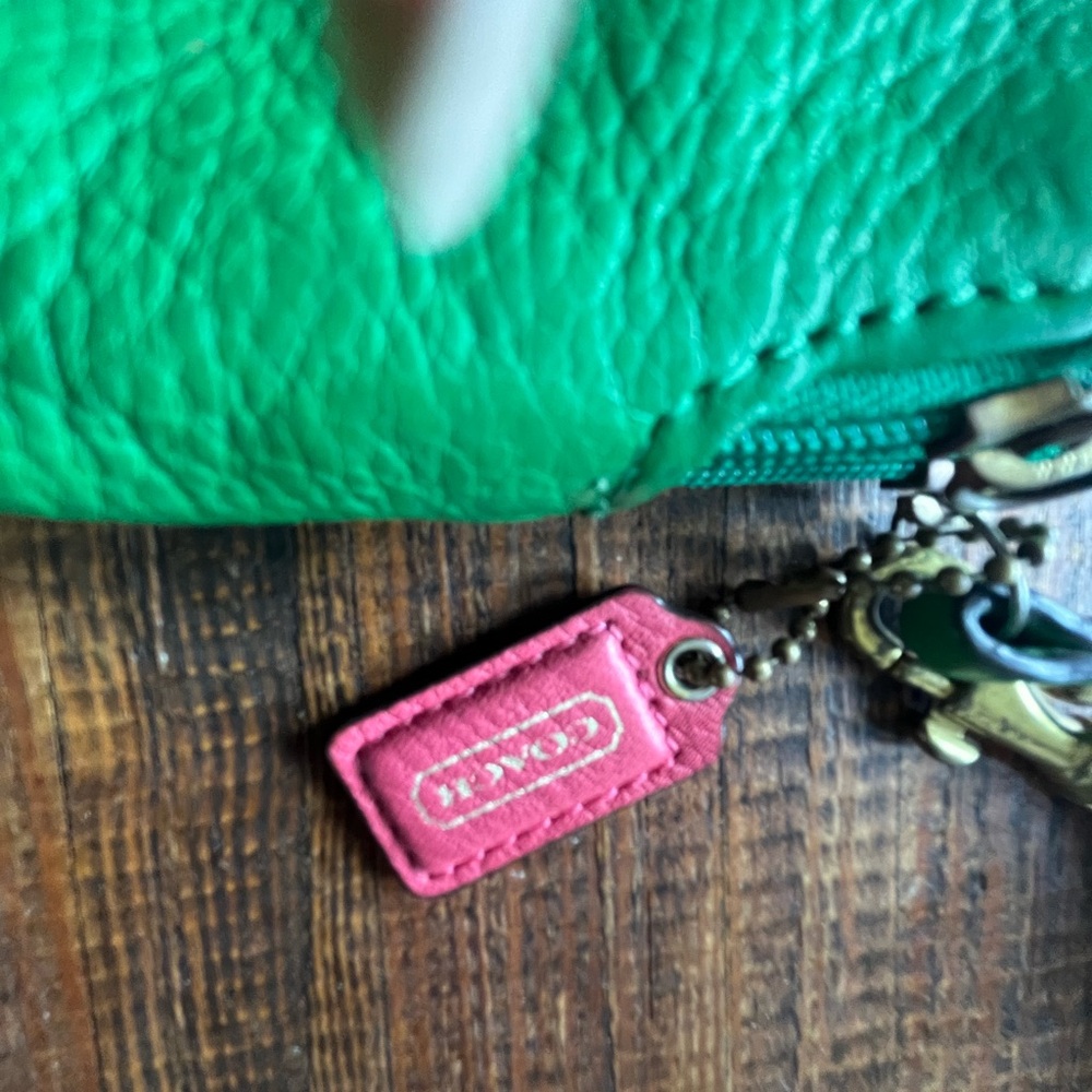 Coach Vibrant Green Leather Wrislet Wallet - Picture 6 of 9